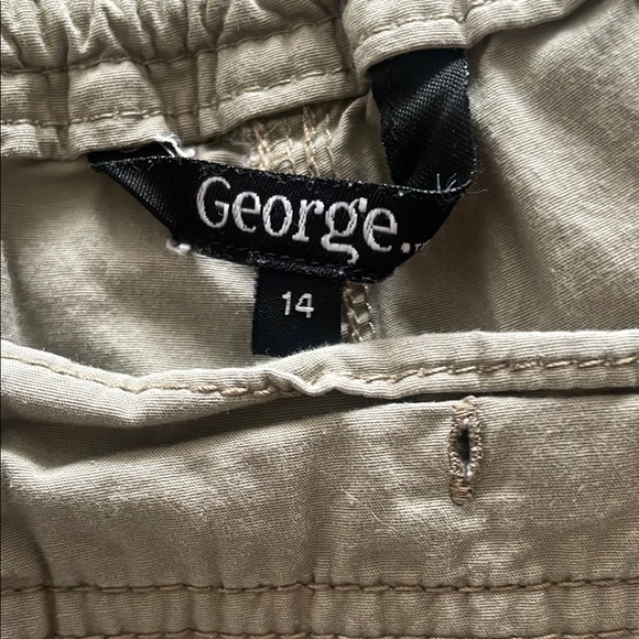 Womens Light Gray Capri cargo Pants - Picture 11 of 12